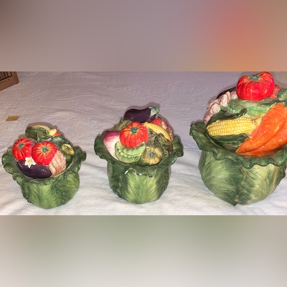 Canister set with Vegetables